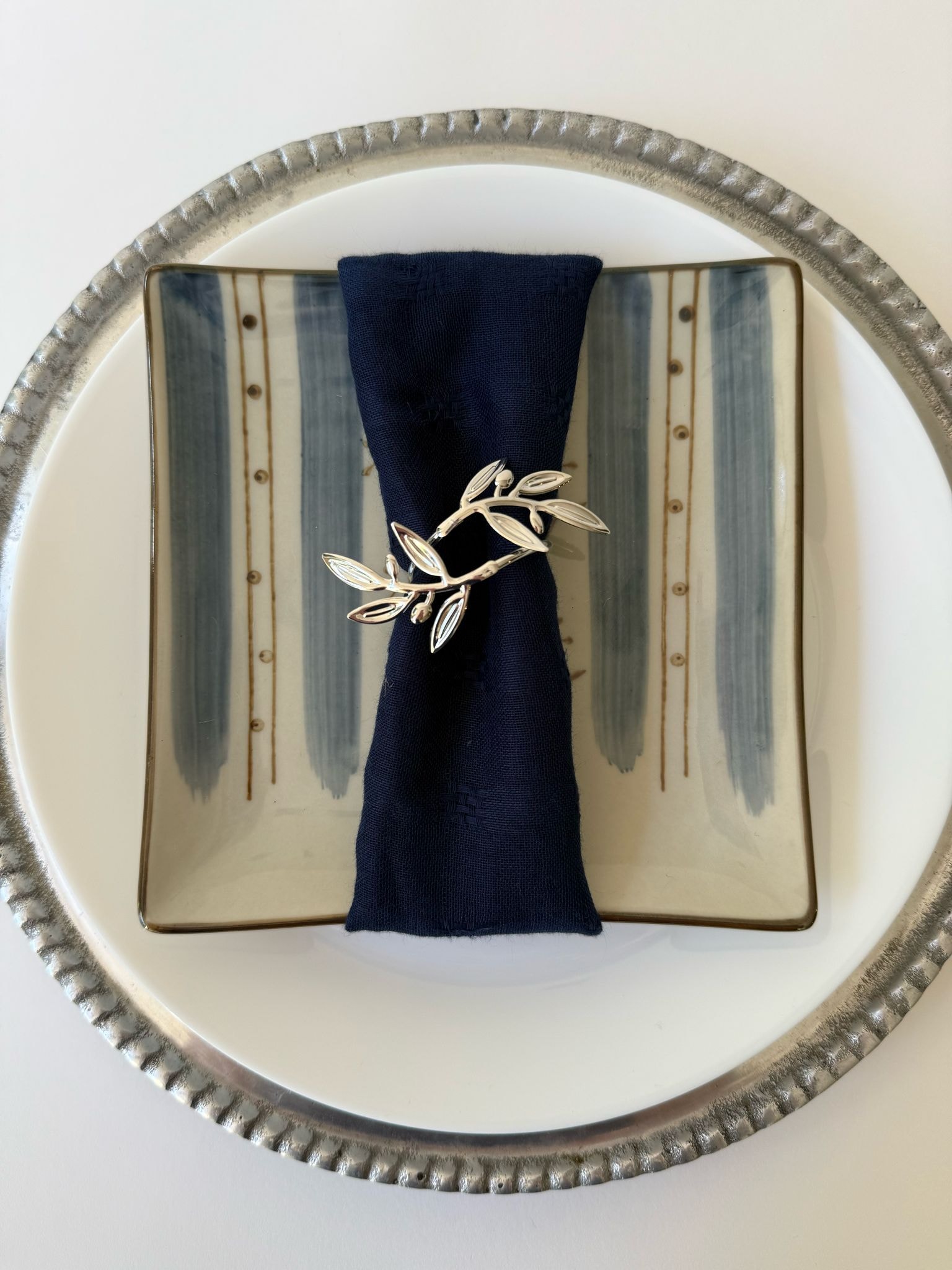 חבק עלה זית מתכת - כסף