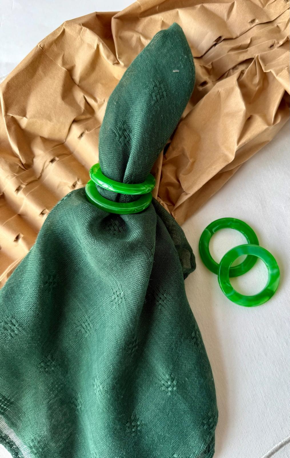 חבק טבעת דמוי שיש - אמרלד