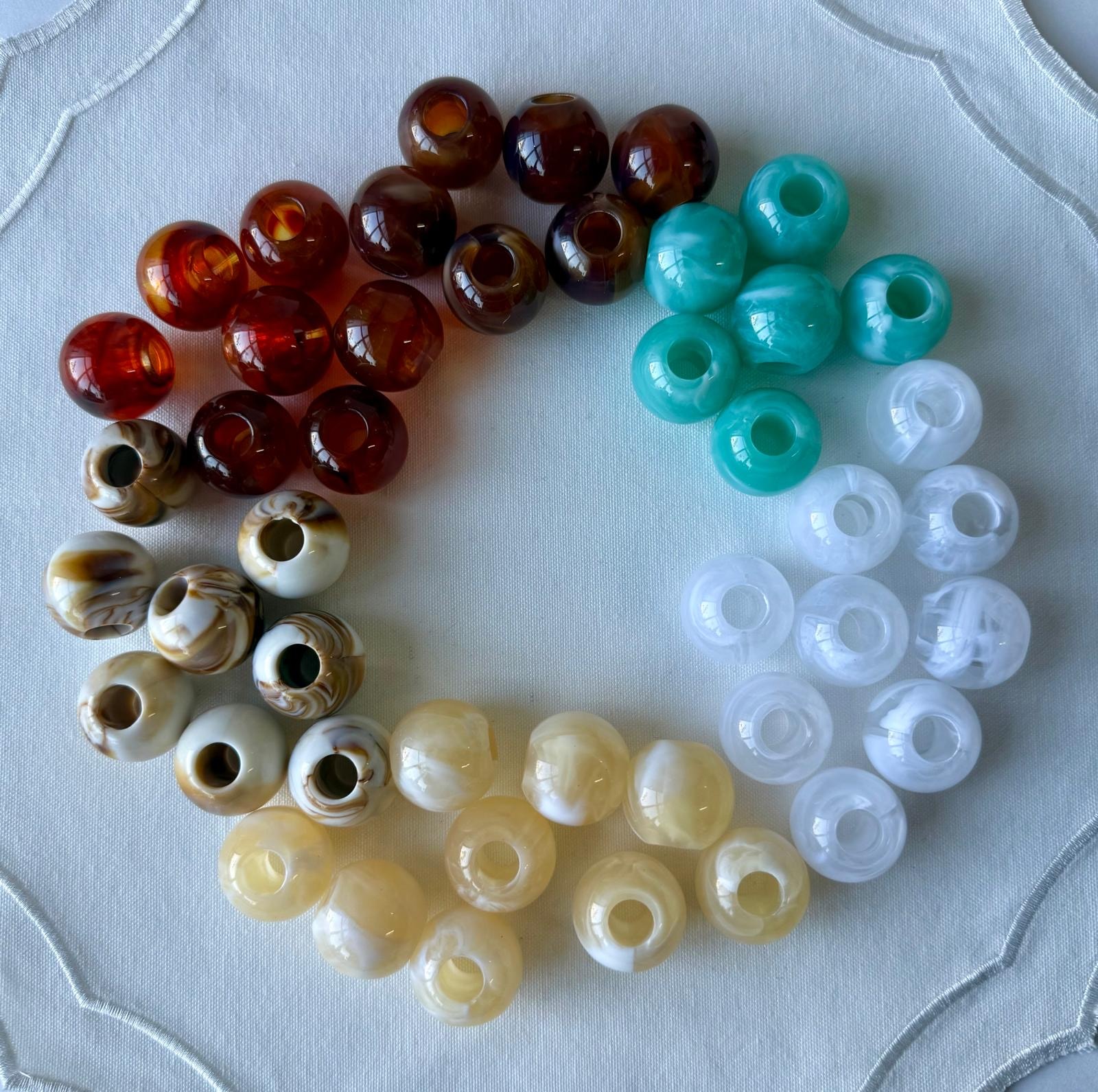 חרוזי השחלה דמוי שיש עגול